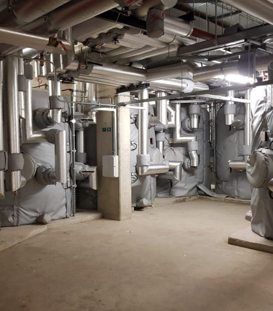 ContraFlex® team installs insulation jackets for storage vessels - AIS